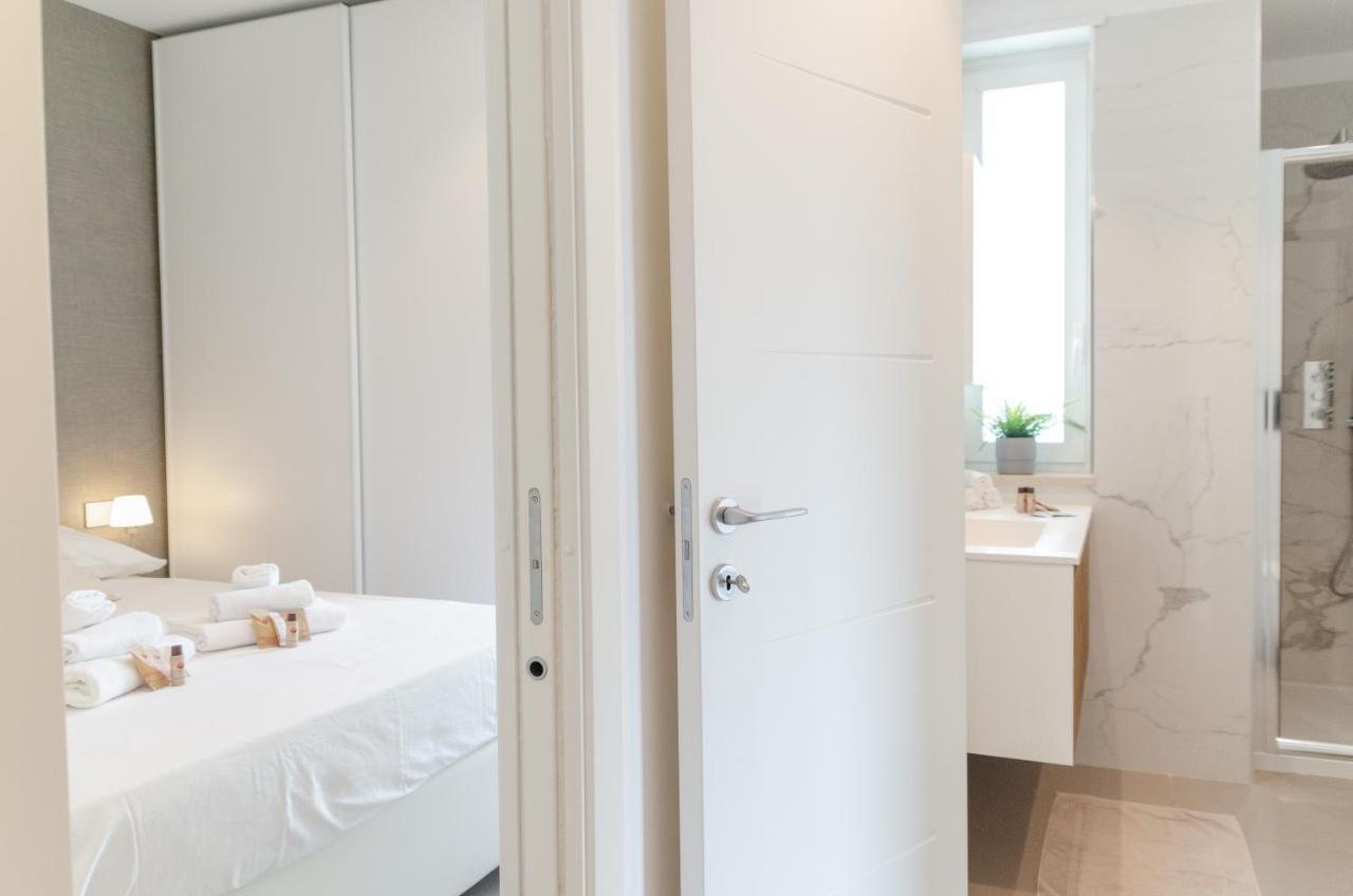 Apulialux Seaview Prestige Apt / Jacuzzi + Parking Appartement Polignano a Mare Buitenkant foto