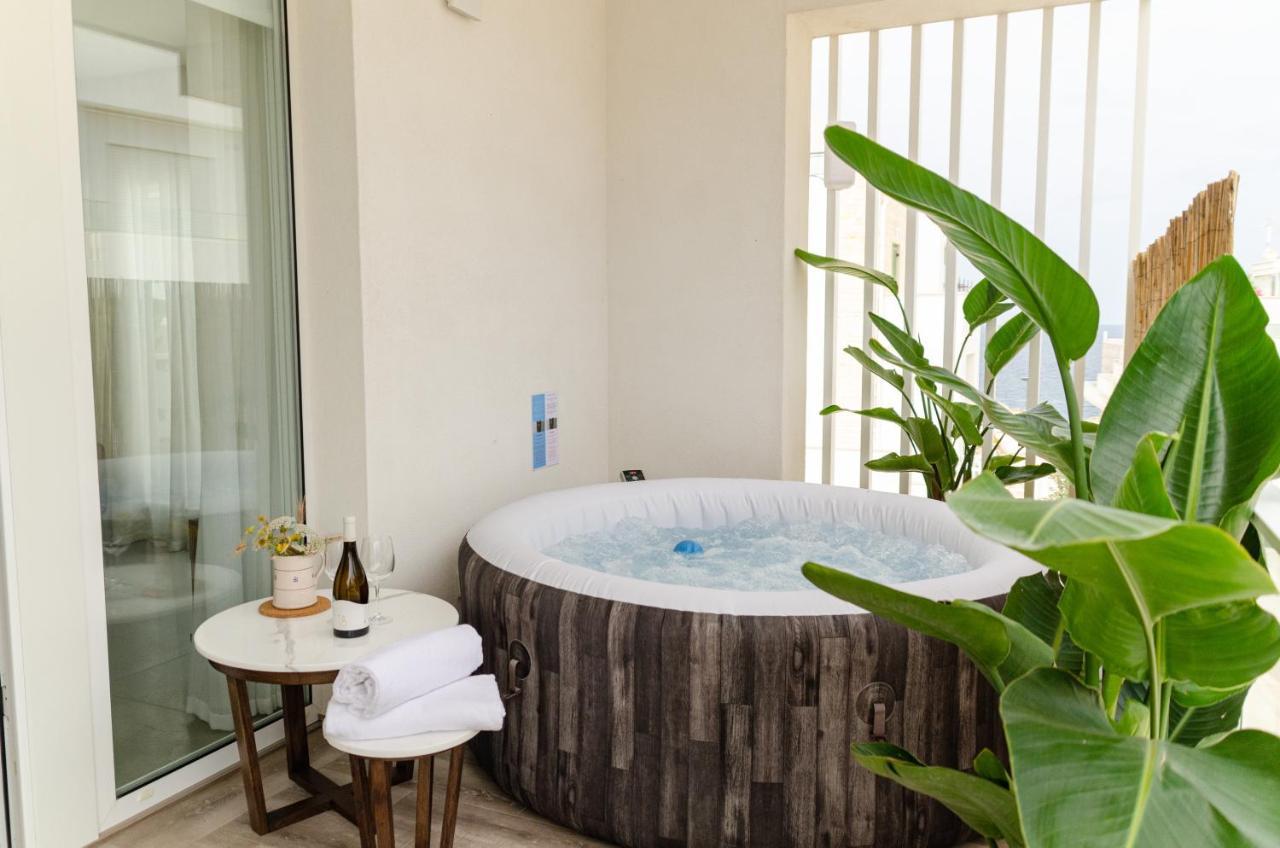 Apulialux Seaview Prestige Apt / Jacuzzi + Parking Appartement Polignano a Mare Buitenkant foto